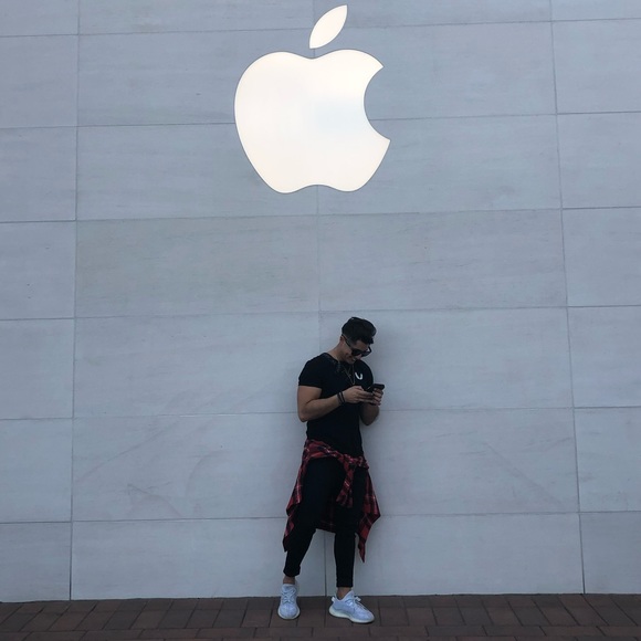 Meet your Posher, Joseph - Picture 3 of 7